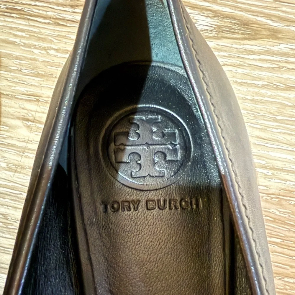 NWOT Tory Burch Black and Silver Flats with Iconic Logo - Picture 2 of 5